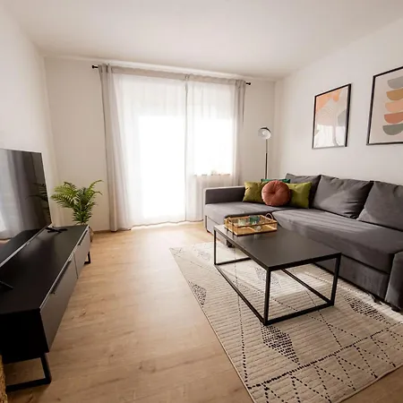 Appartement Come4stay - 2 - Bis Zu 4 Gaeste By Interhome *